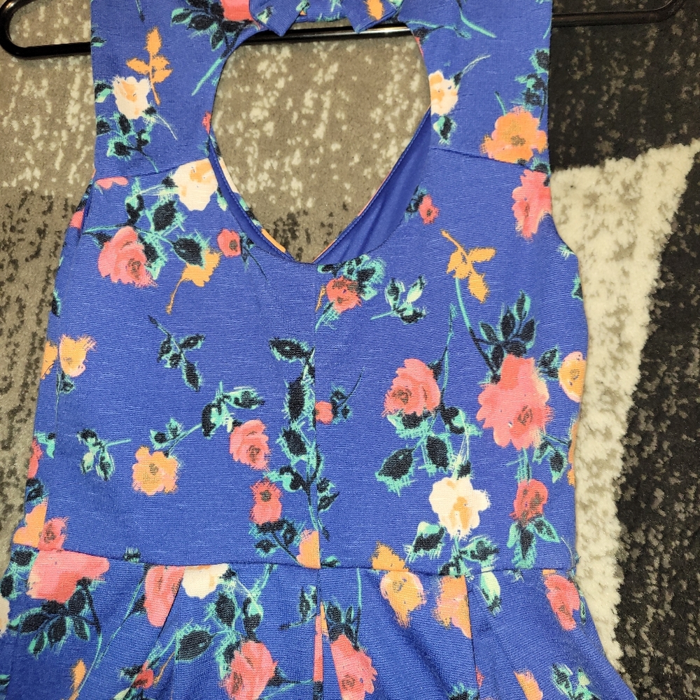 Dress - Picture 3 of 7